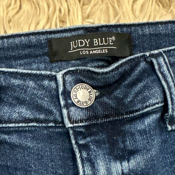 Judy Blue shorts size large - Picture 2 of 5